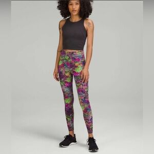 Lululemon Wunder Train High-Rise Tight 25"
Vivid Floral Tone Multi Size 4